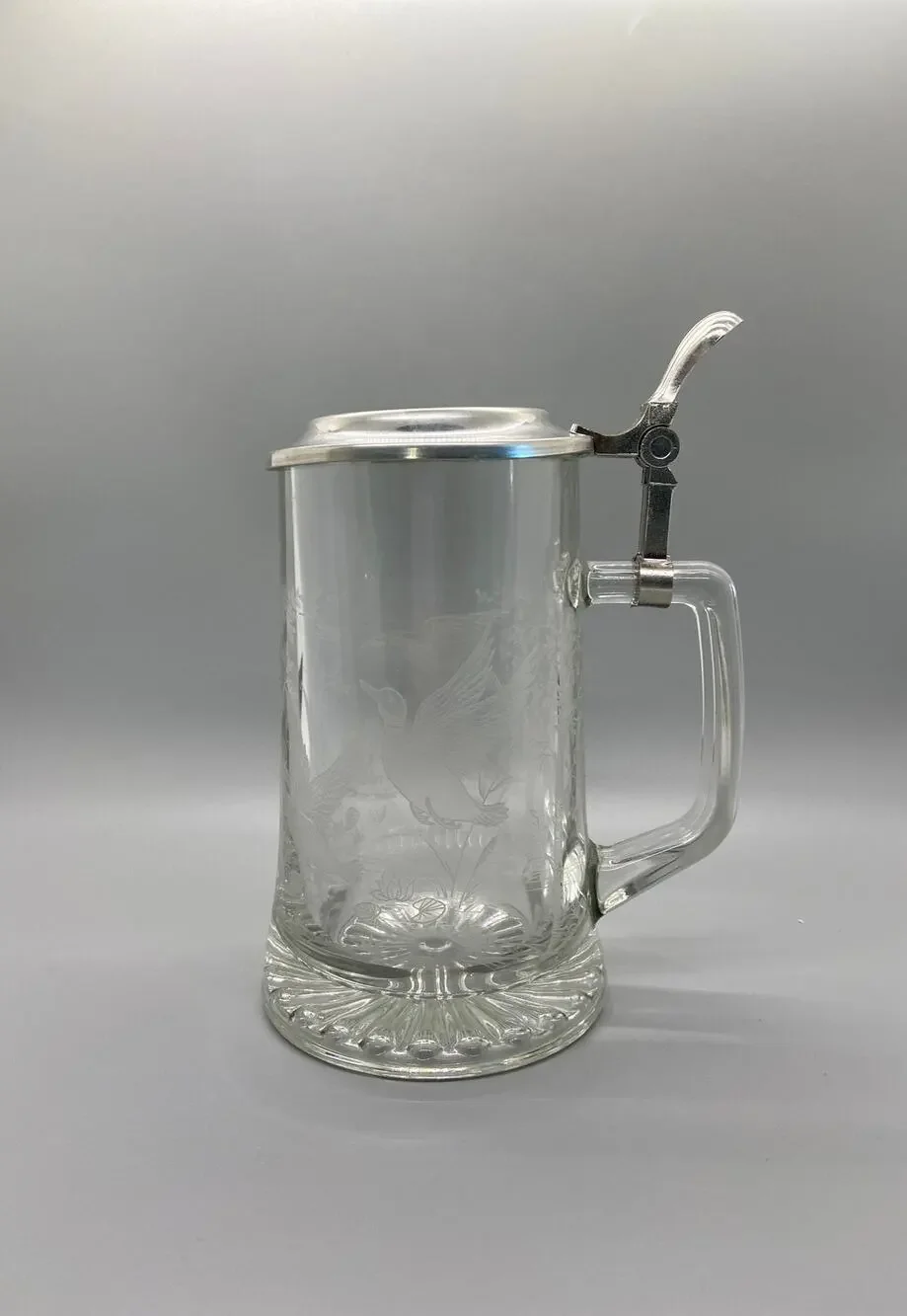 Glass Etched Duck and Pond Scene Metal Lid Stein